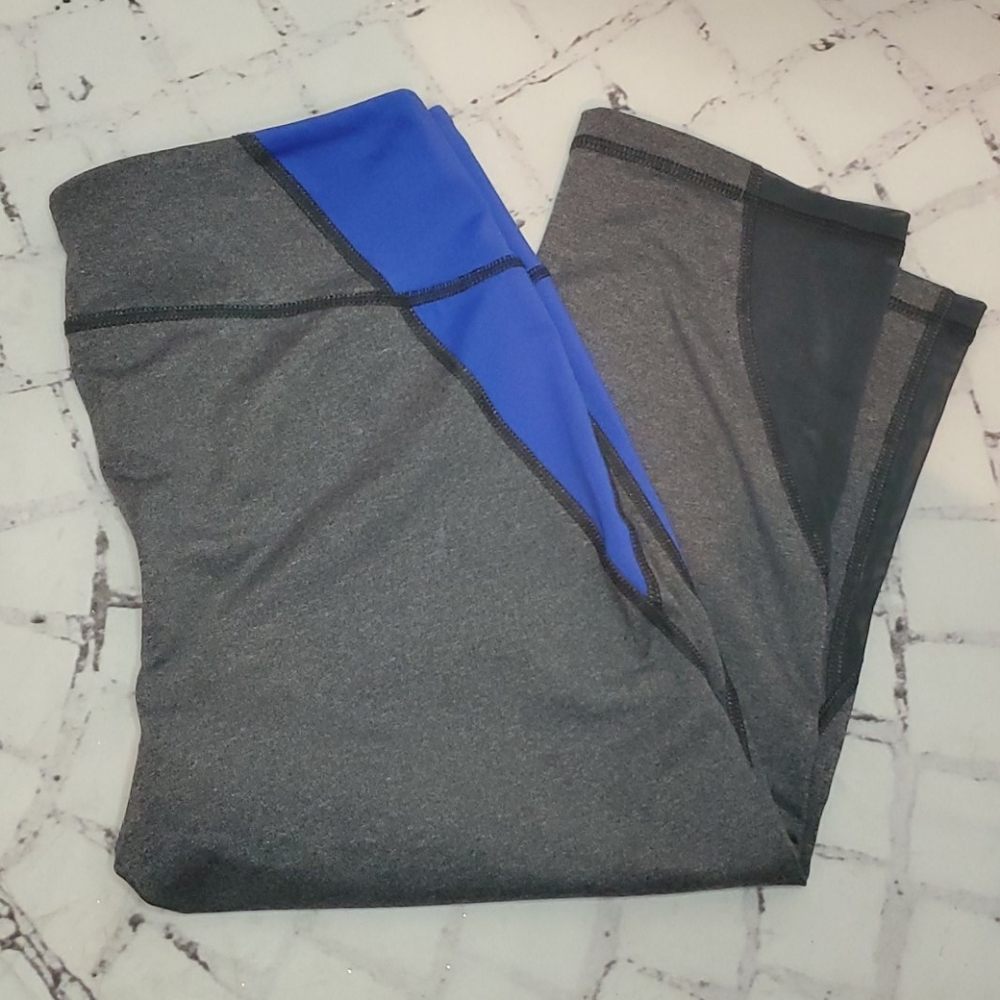 Capri Leggings Zella Medium